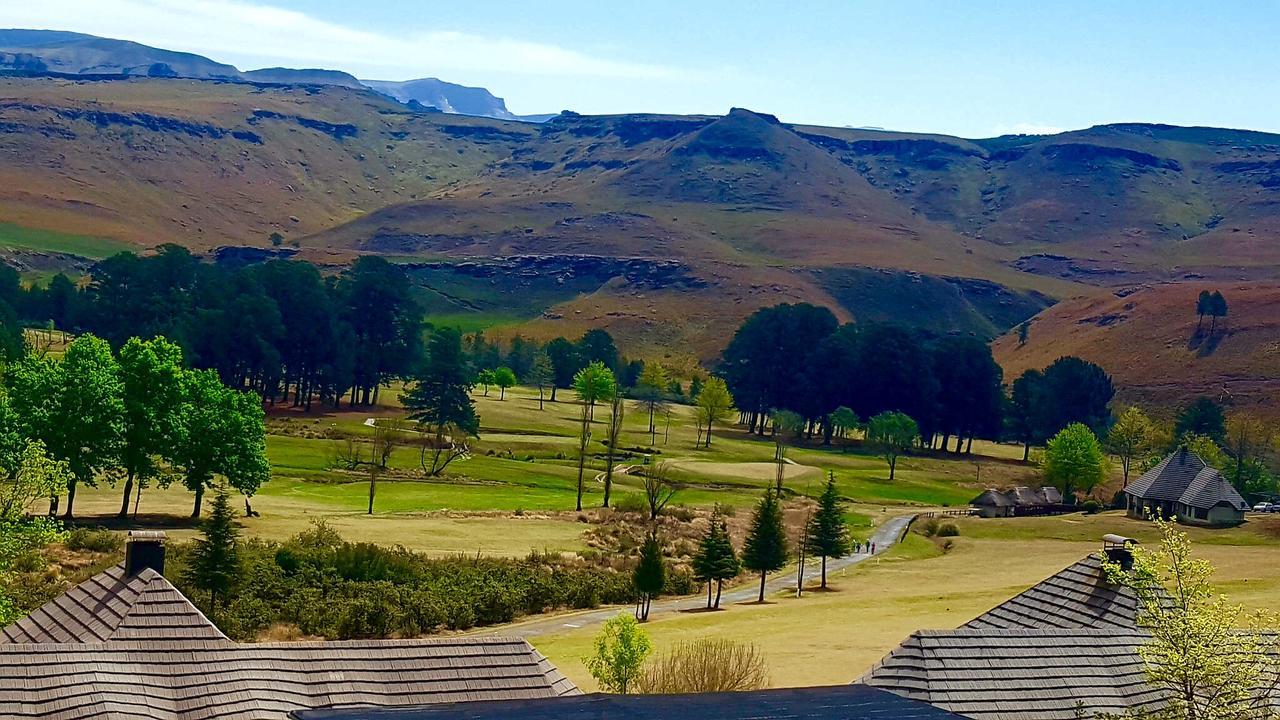 Villa 124 Fairways Drakensberg Gardens à Underberg Extérieur photo