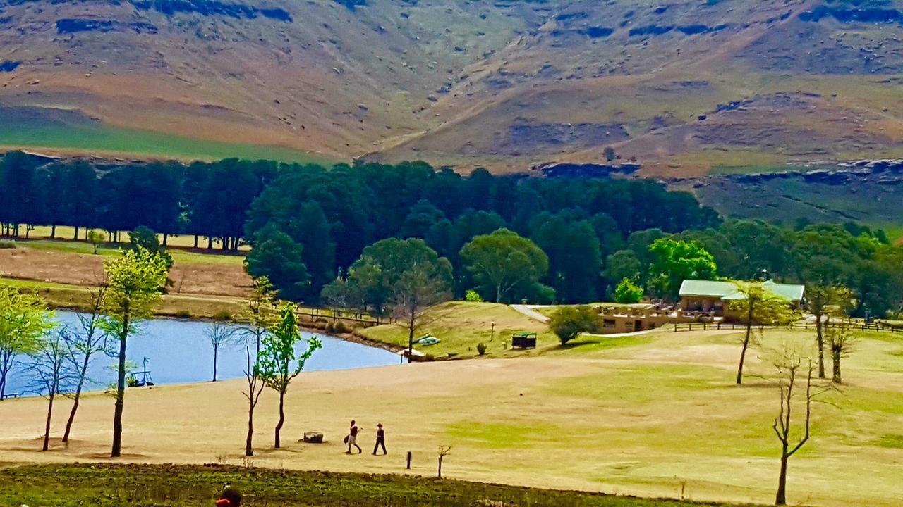Villa 124 Fairways Drakensberg Gardens à Underberg Extérieur photo